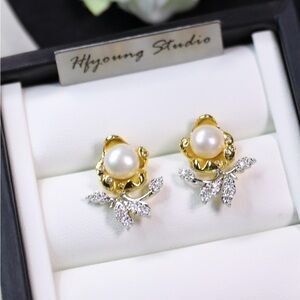 Clearance Dual-toned rose Freshwater Pearl Flower Earrings
